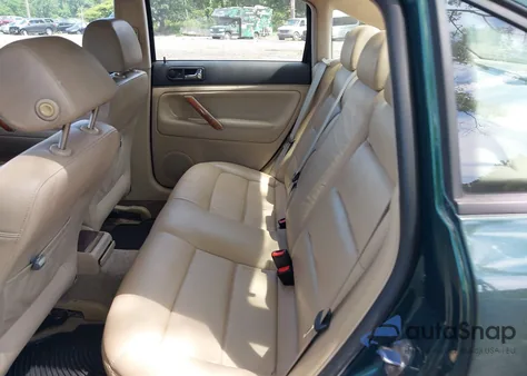 1999 Volkswagen Passat Glx из США, поврежденный, VIN WVWPD63B9XE507947